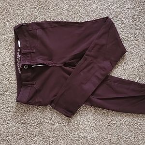 Burgundy American Eagle stretchy jrans